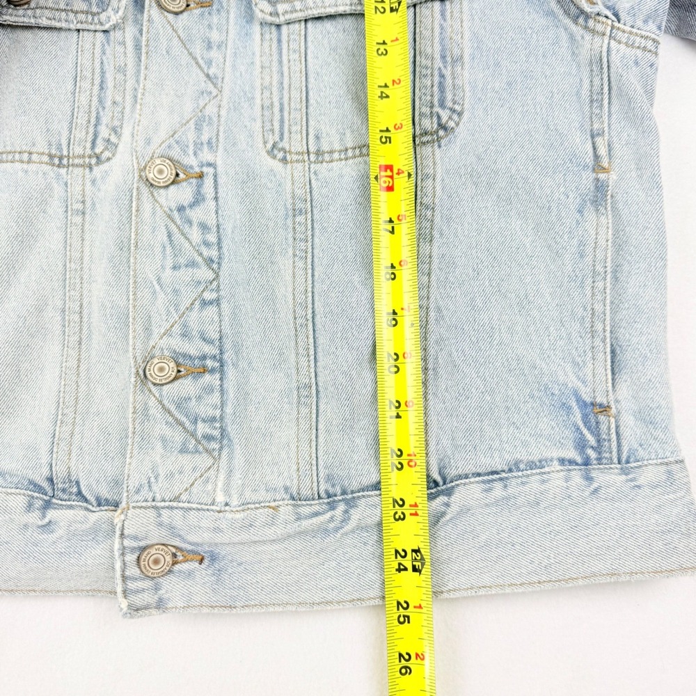 Vervet Women's Trendy Boyfriend Fit Blue Denim Jacket Sz M Ruffle Shoulder NWOT - Picture 10 of 11